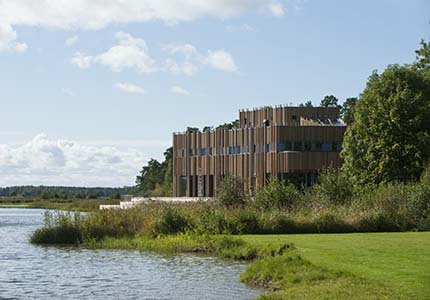 Bo på Victoriahuset Läckö och paddla kajak i Vänern
