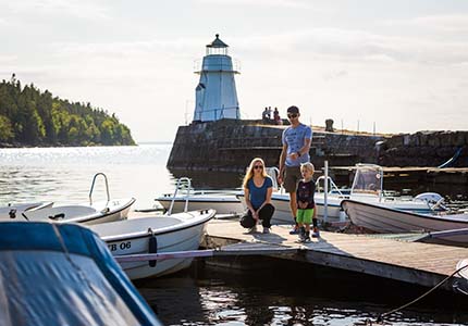 Bo på Kinnekulle camping och stugby och vandra på Kinnekulle